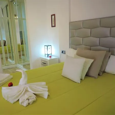 아파트 Residencial Rosamar San Pedro Alcantara *